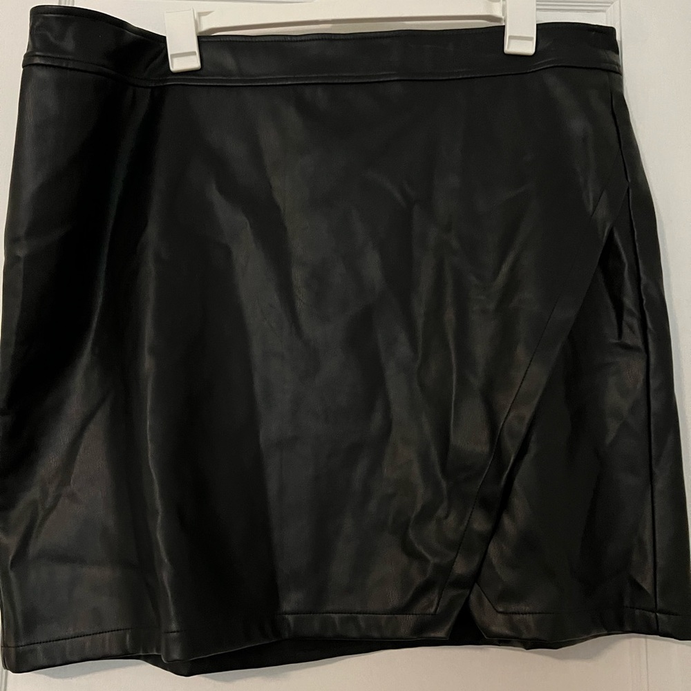 LOFT PLUS faux leather skirt